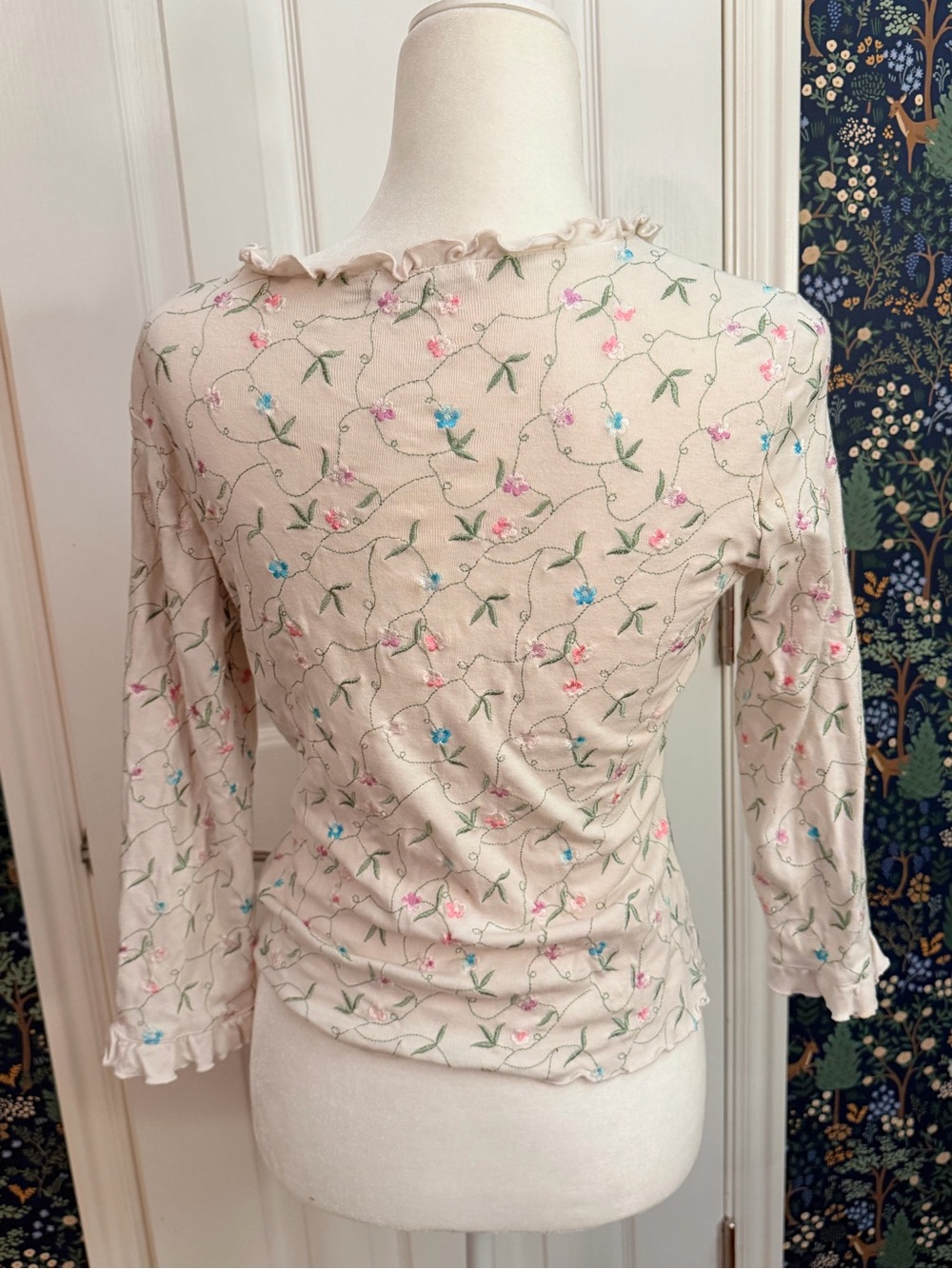 Boden Cream Long-Sleeve Scoop Neck Floral Embroidered Top - Picture 4 of 6